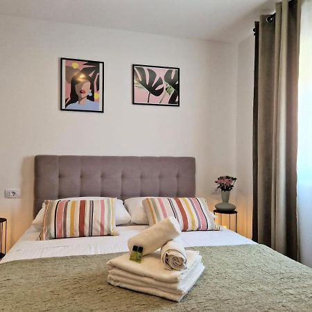 Jazz Rooms And Apartments Rovinj Exterior photo